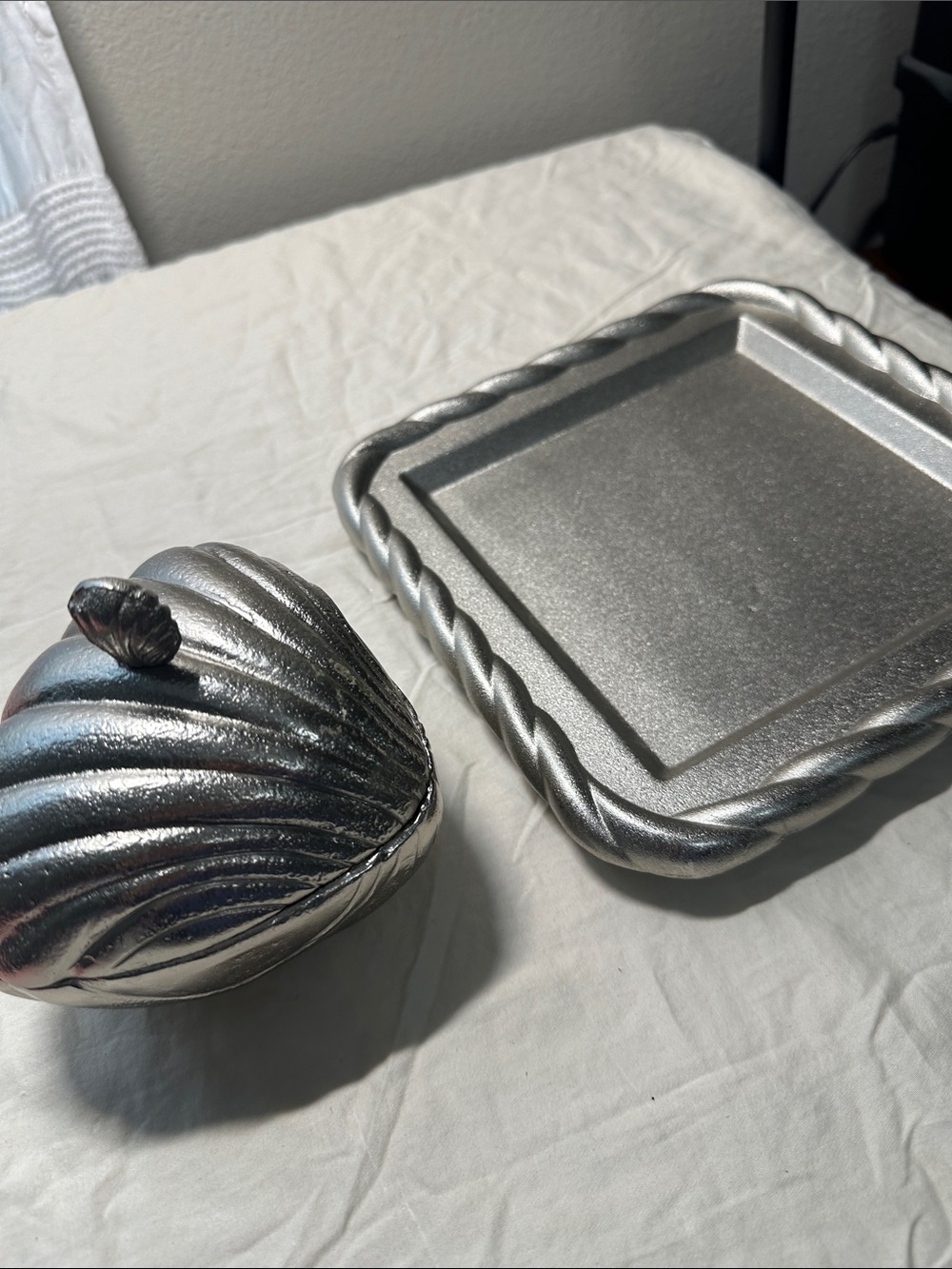 Silver Decorative Shell Trinket Box with Matching Square Tray by Threshhold NWT